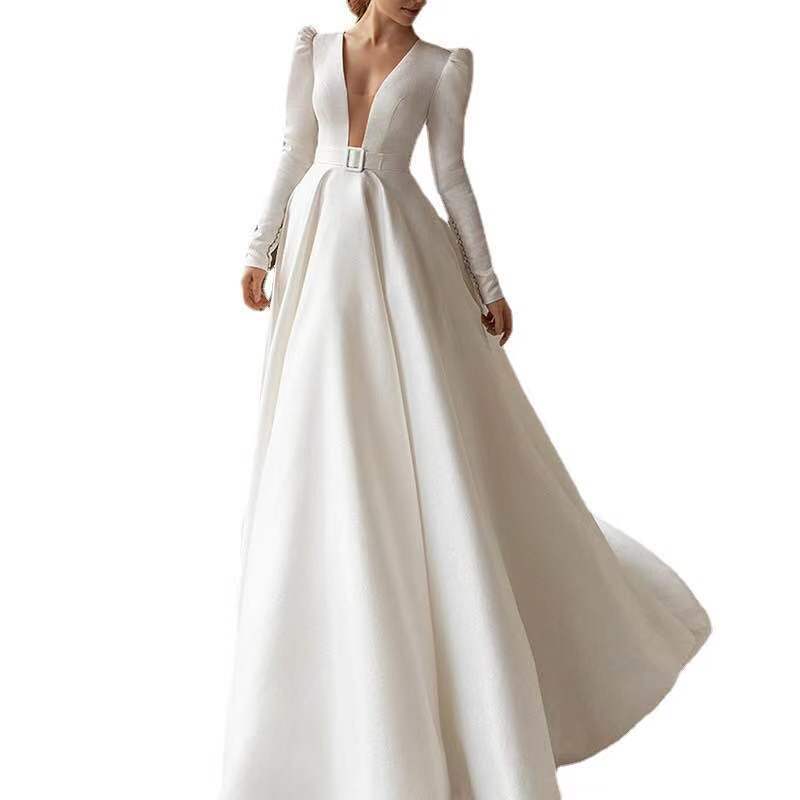 White Dress Satin Surface Was Thin And High French Temperament